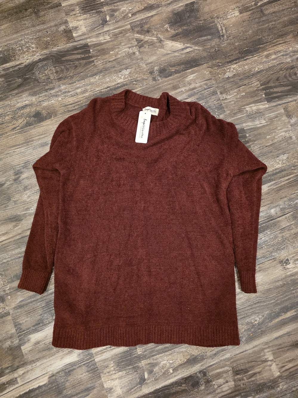 Impressions Women's Scoop Neck Sweater in Wine